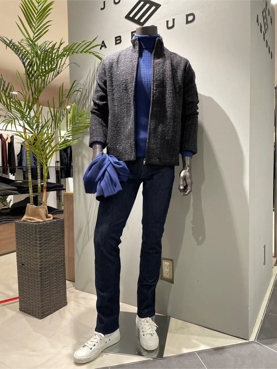 JOSEPH ABBOUD 伊津野 コーディネート画像