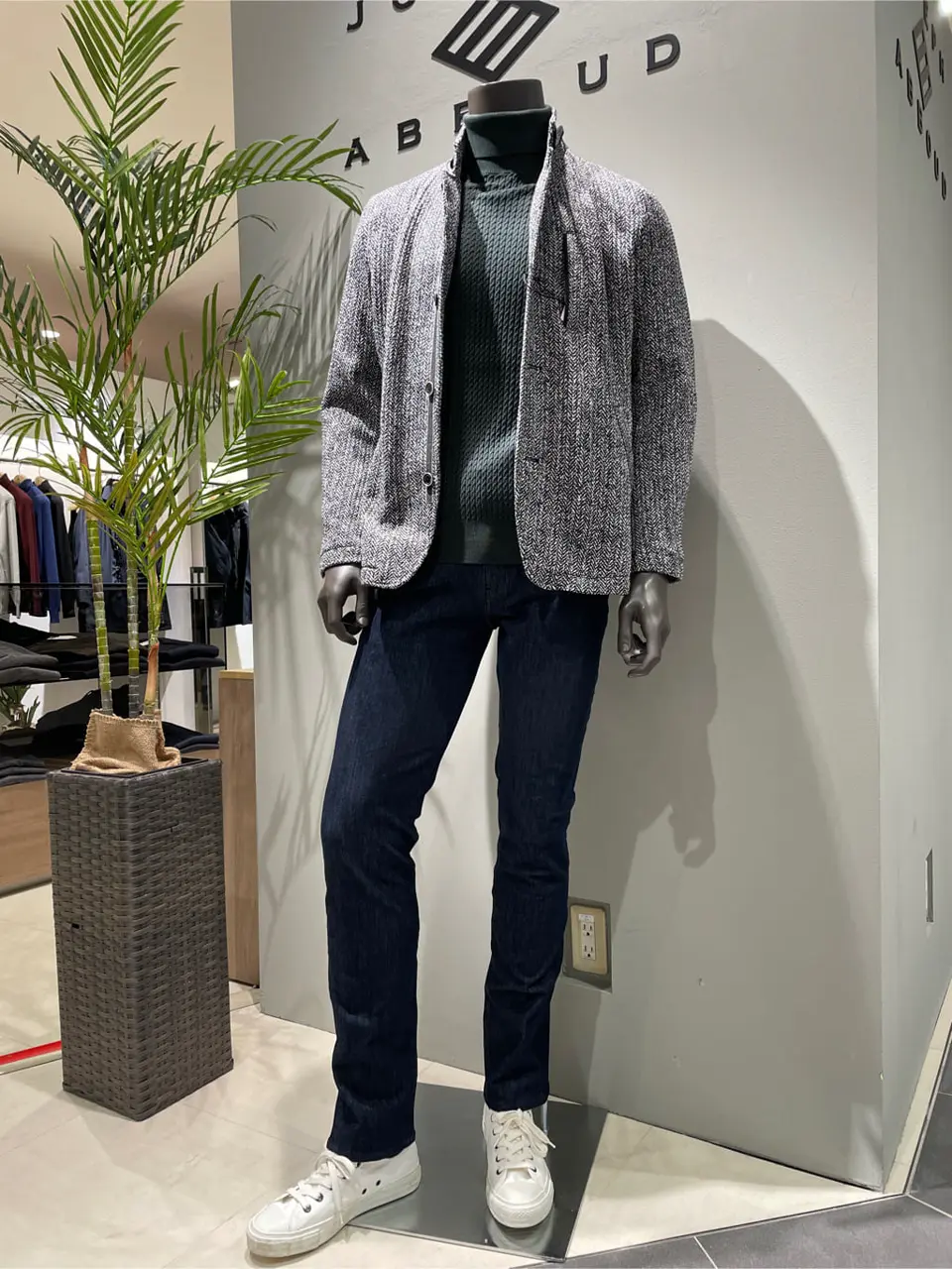 JOSEPH ABBOUD 伊津野 コーディネート画像