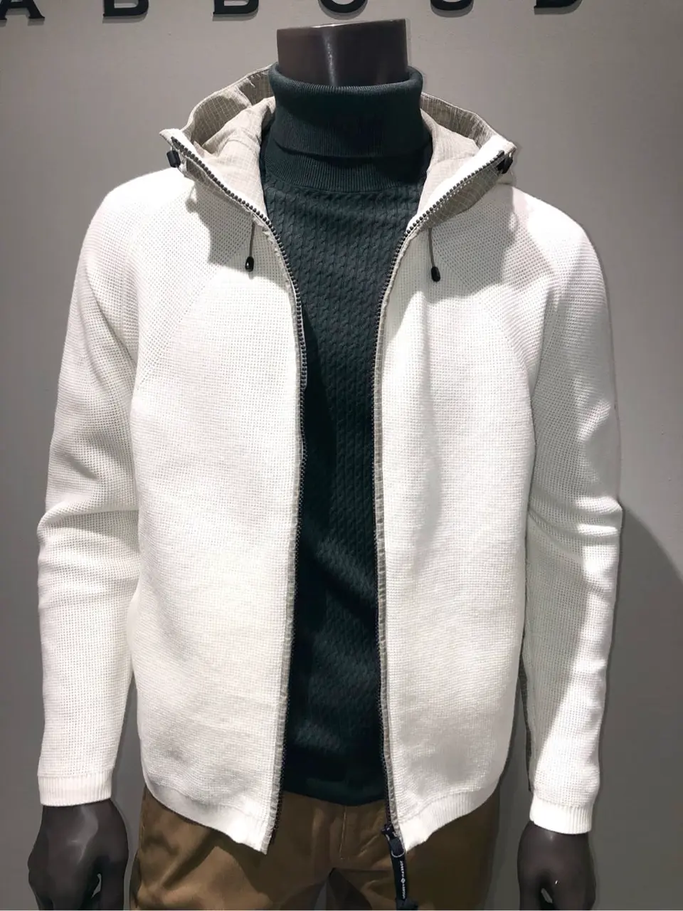 JOSEPH ABBOUD 川田 コーディネート画像