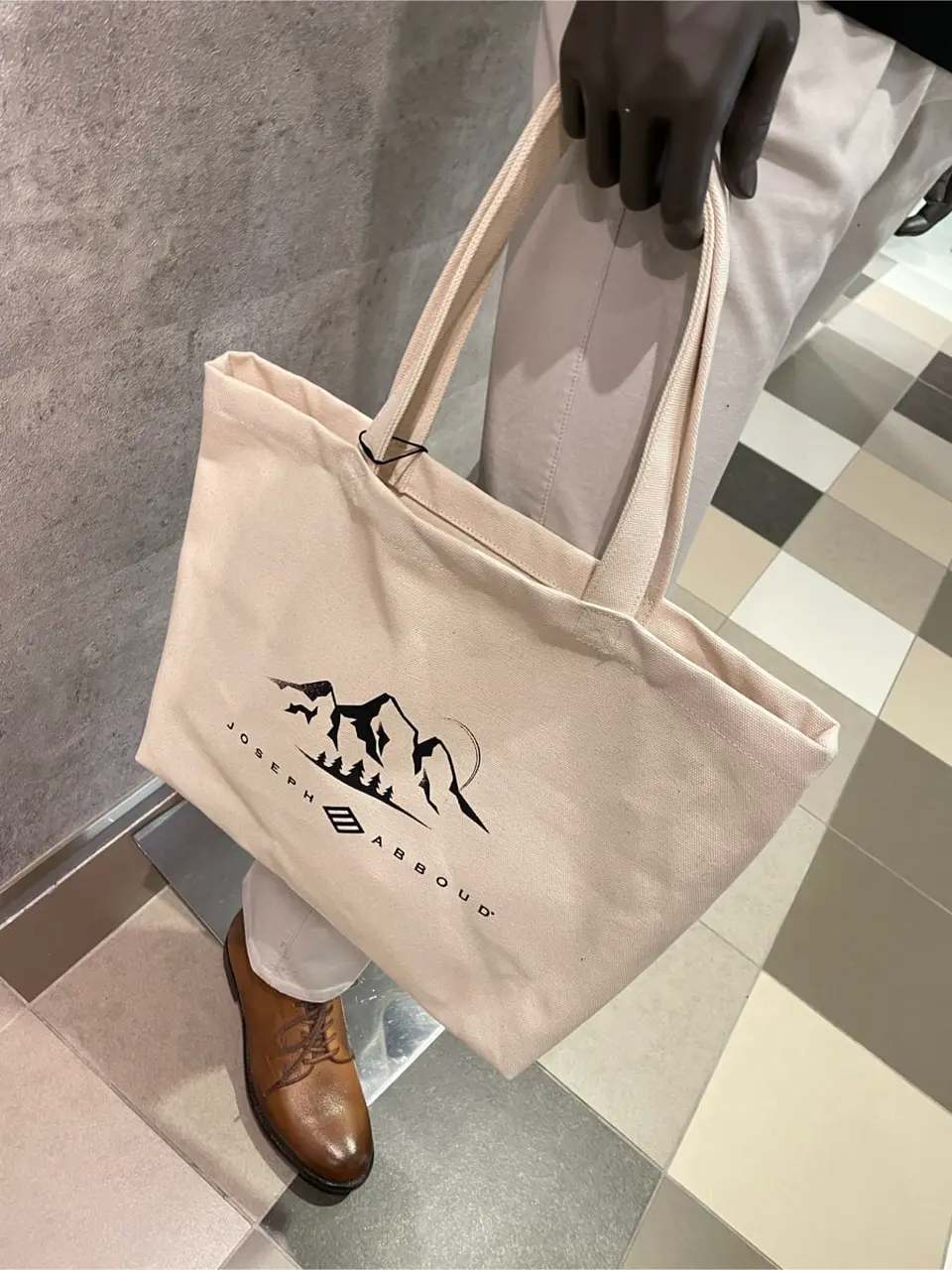 JOSEPH ABBOUD 東　 コーディネート画像