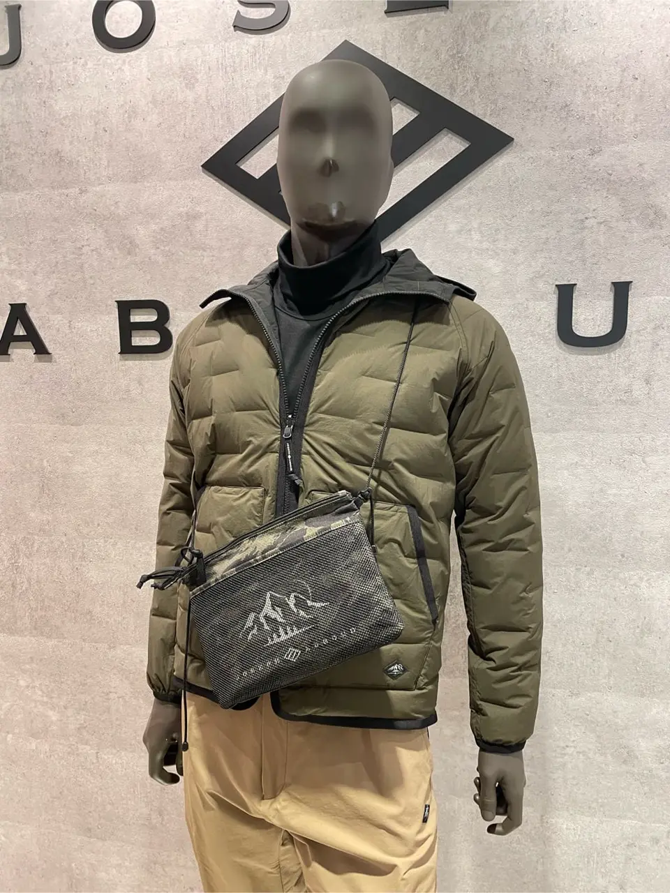 JOSEPH ABBOUD 東　 コーディネート画像