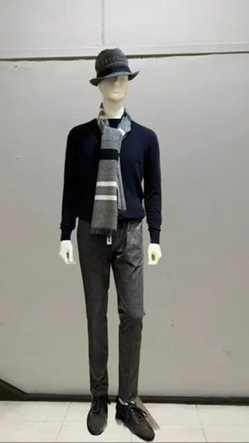 JOSEPH ABBOUD 小城 コーディネート画像