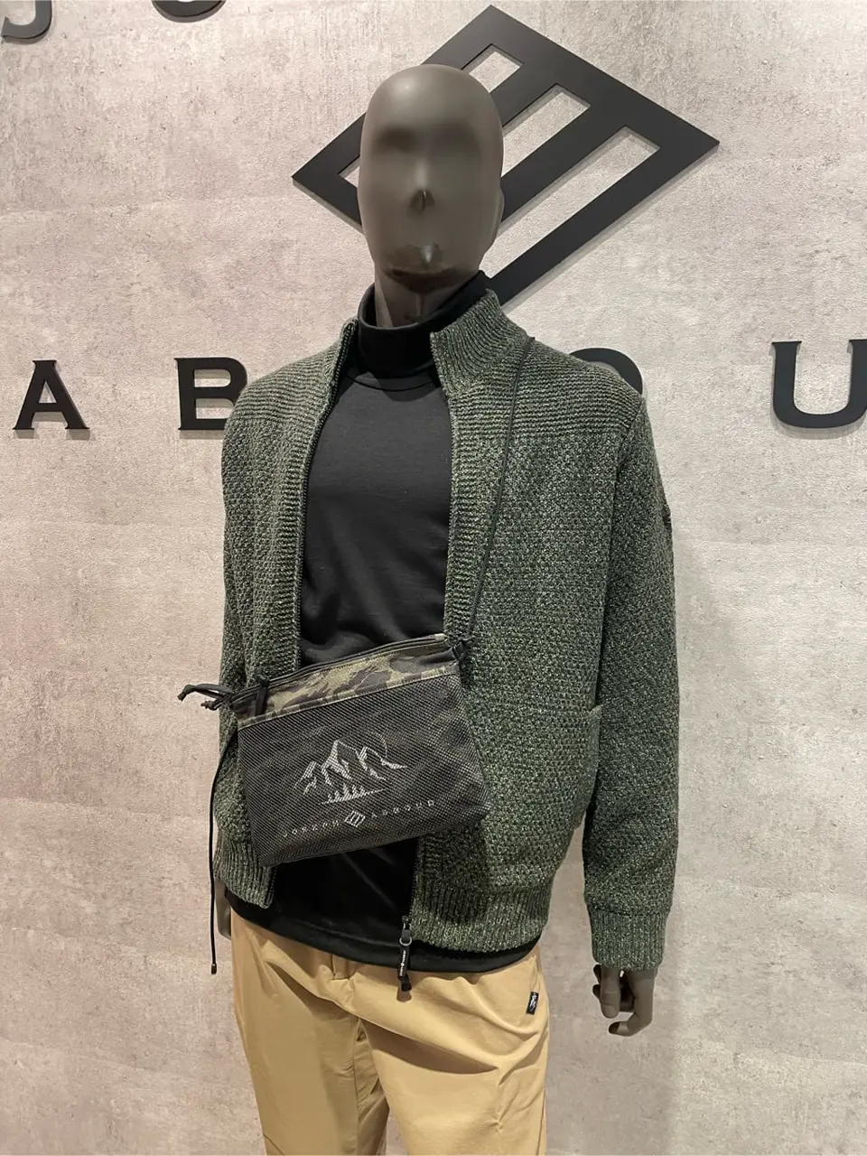 JOSEPH ABBOUD 東　 コーディネート画像