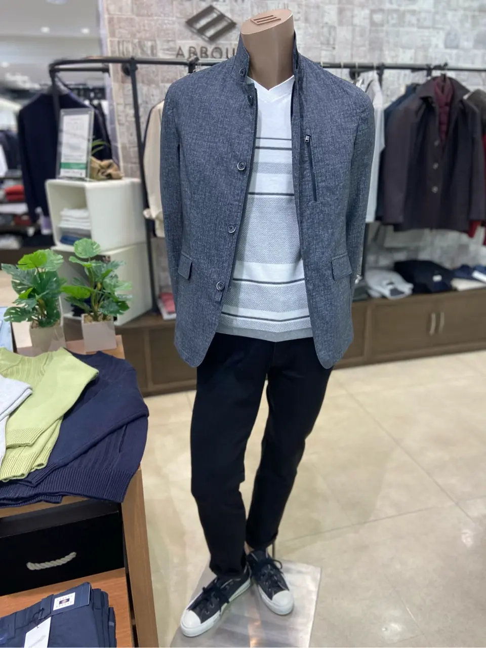  たかい　かおり コーディネート画像