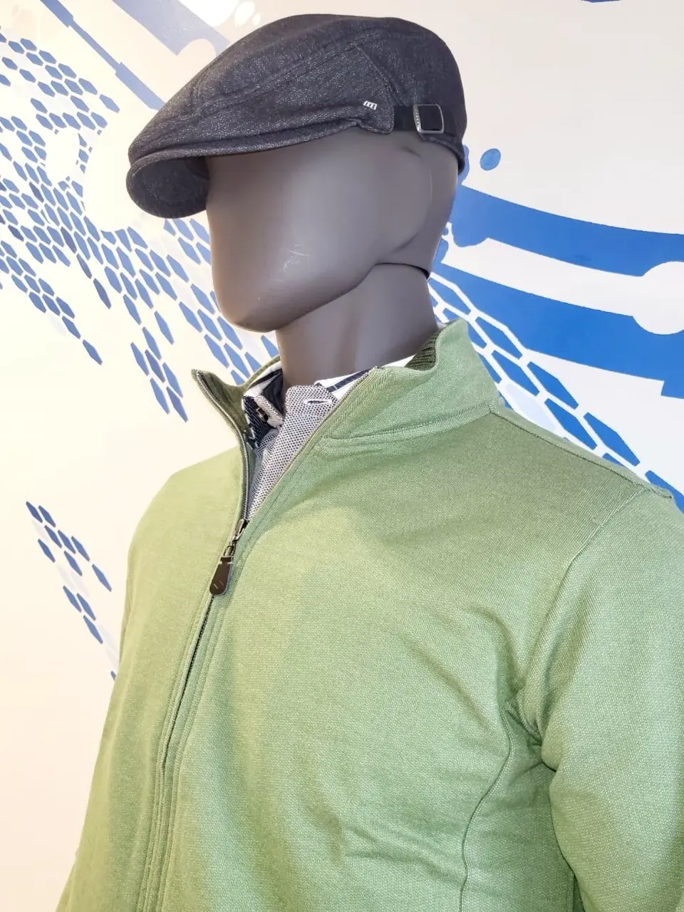 JOSEPH ABBOUD 亀井 コーディネート画像