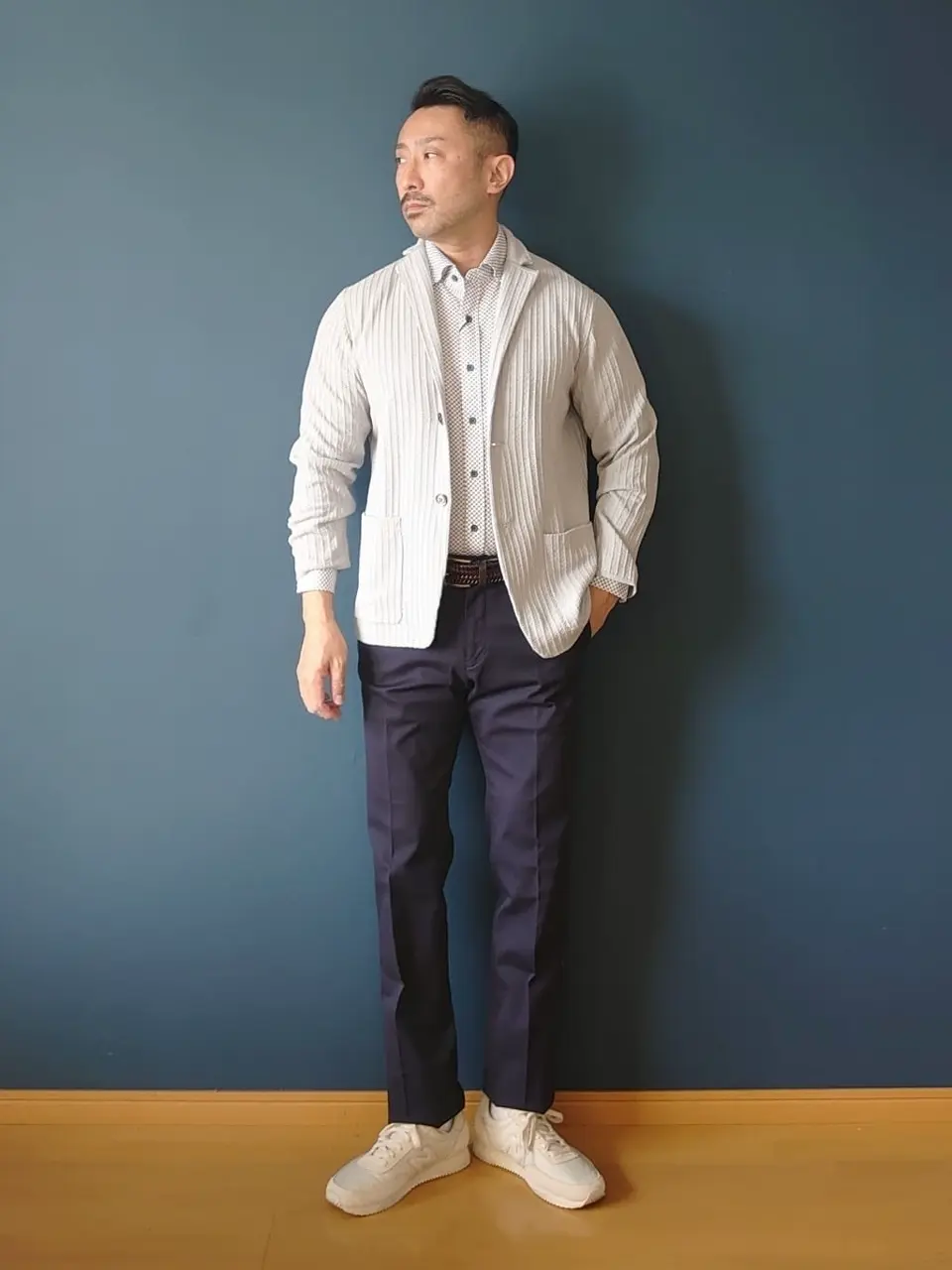 JOSEPH ABBOUD 安東 コーディネート画像