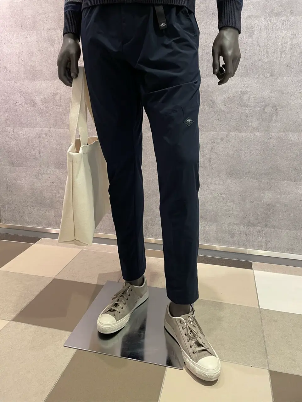 JOSEPH ABBOUD 東　 コーディネート画像