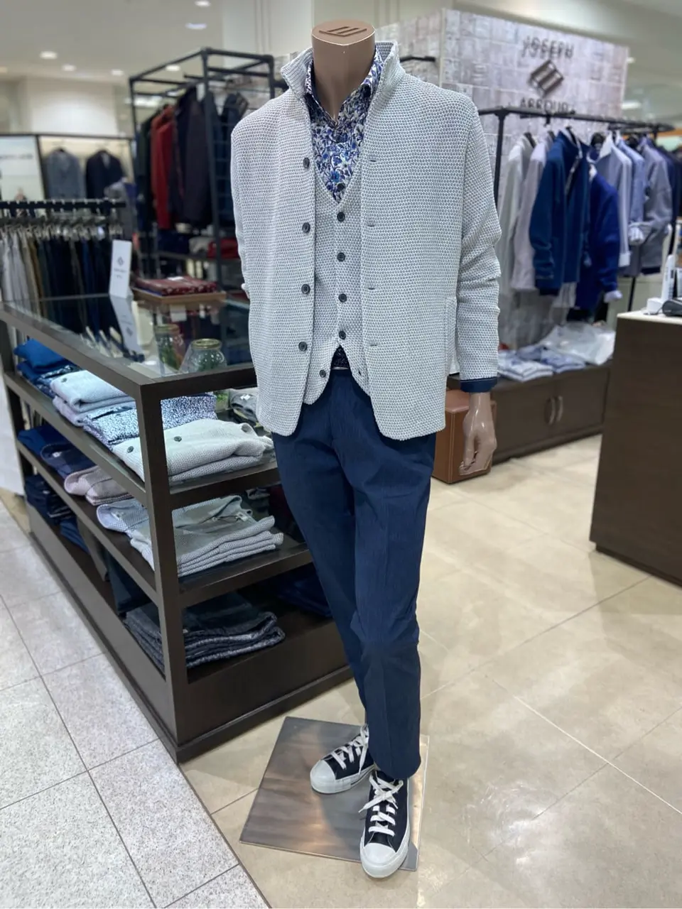  たかい　かおり コーディネート画像