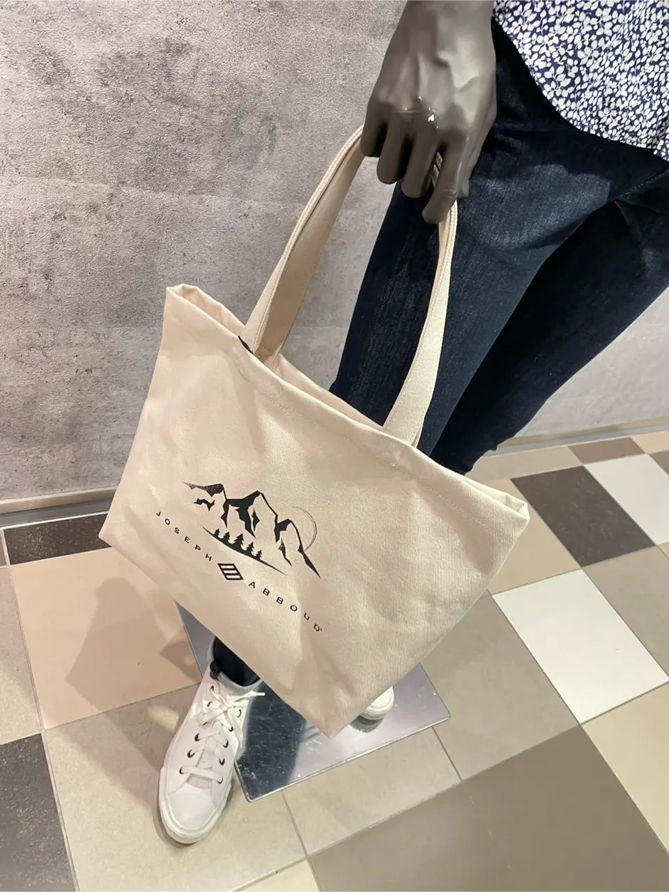 JOSEPH ABBOUD 東　 コーディネート画像