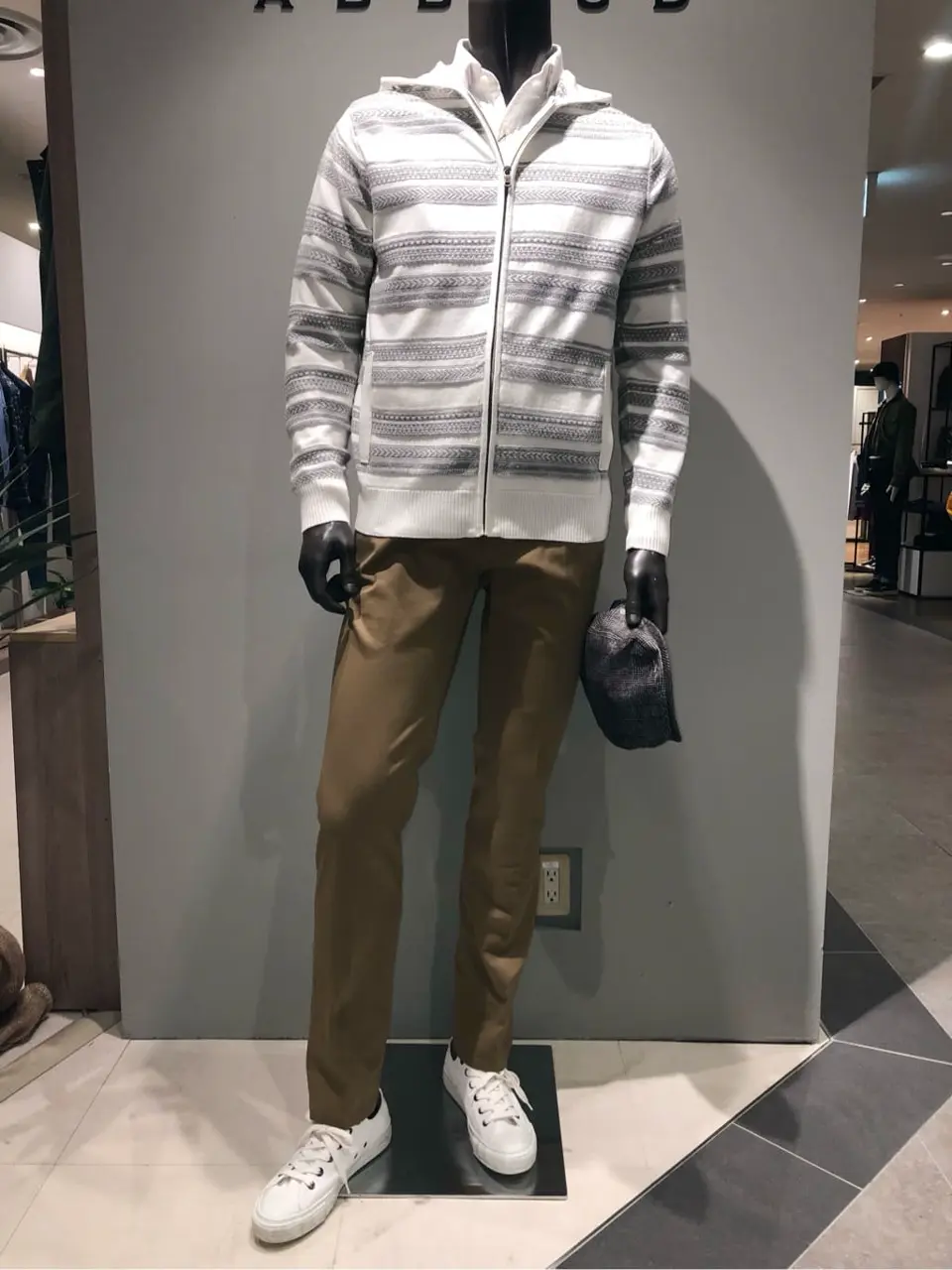 JOSEPH ABBOUD 川田 コーディネート画像