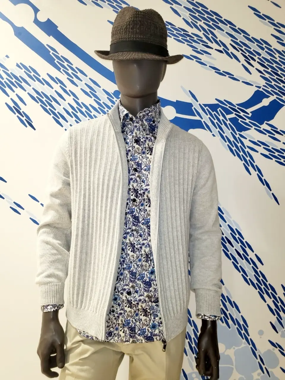 JOSEPH ABBOUD 亀井 コーディネート画像