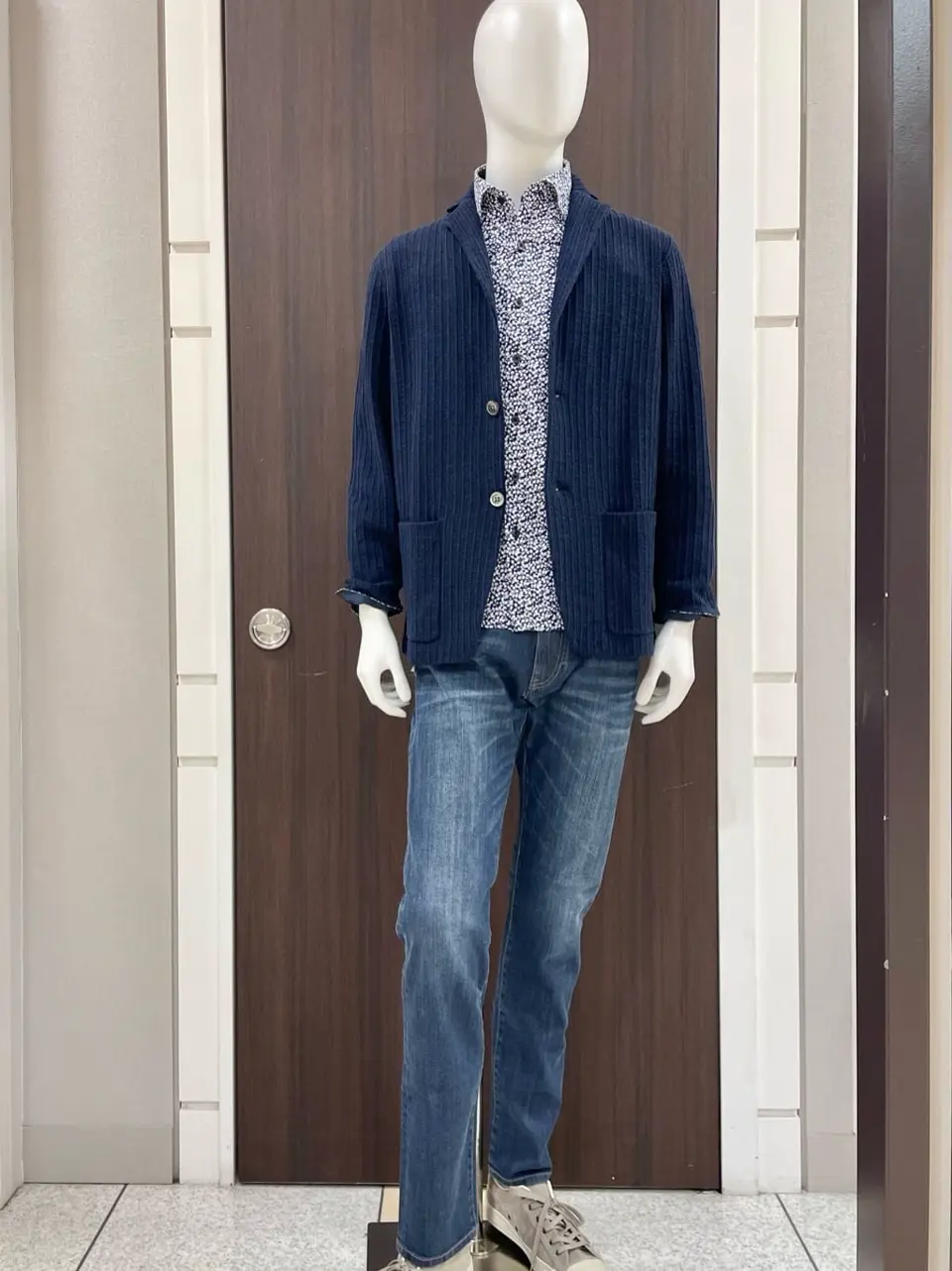 JOSEPH ABBOUD 松山 コーディネート画像