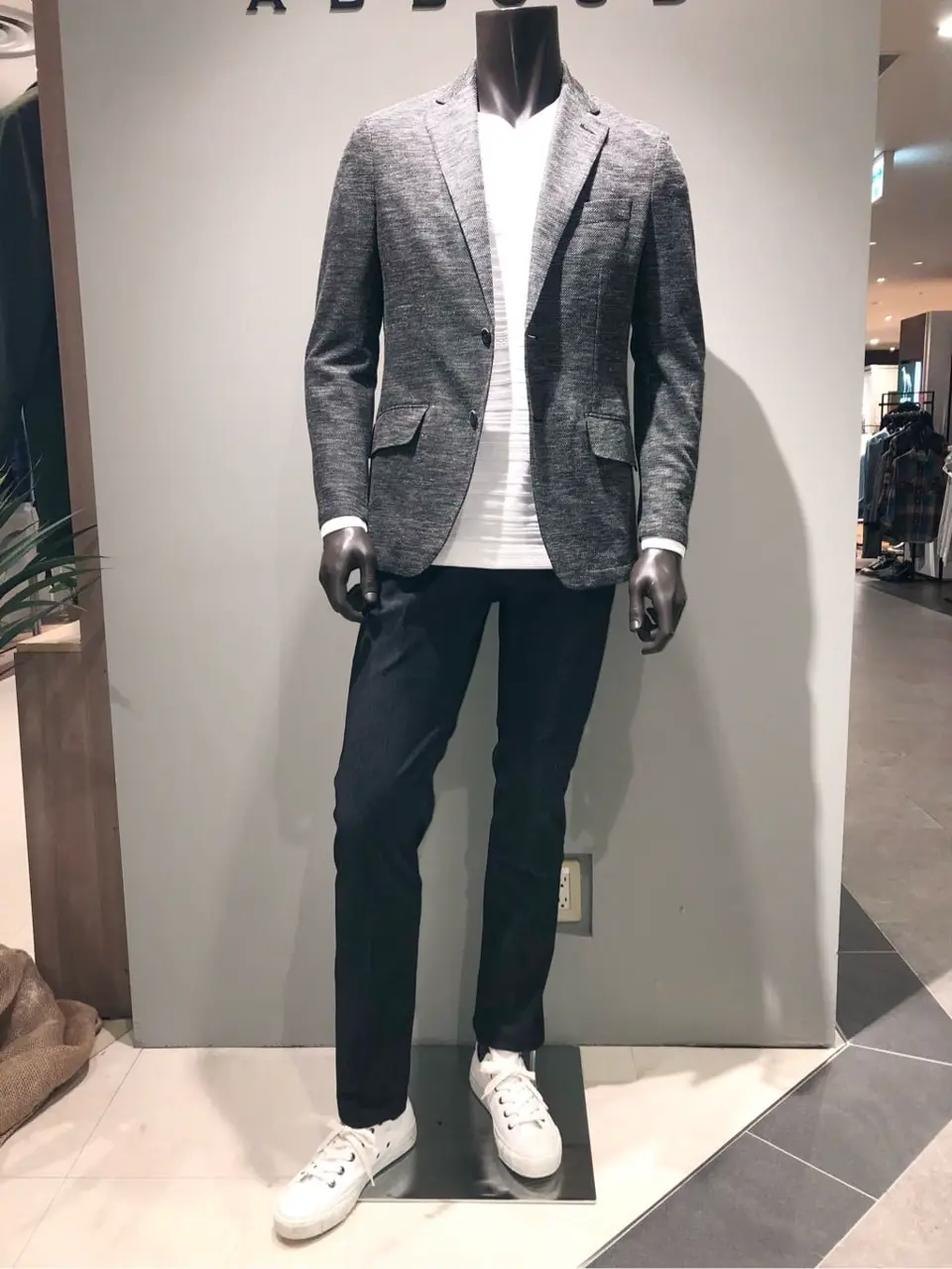 JOSEPH ABBOUD 川田 コーディネート画像