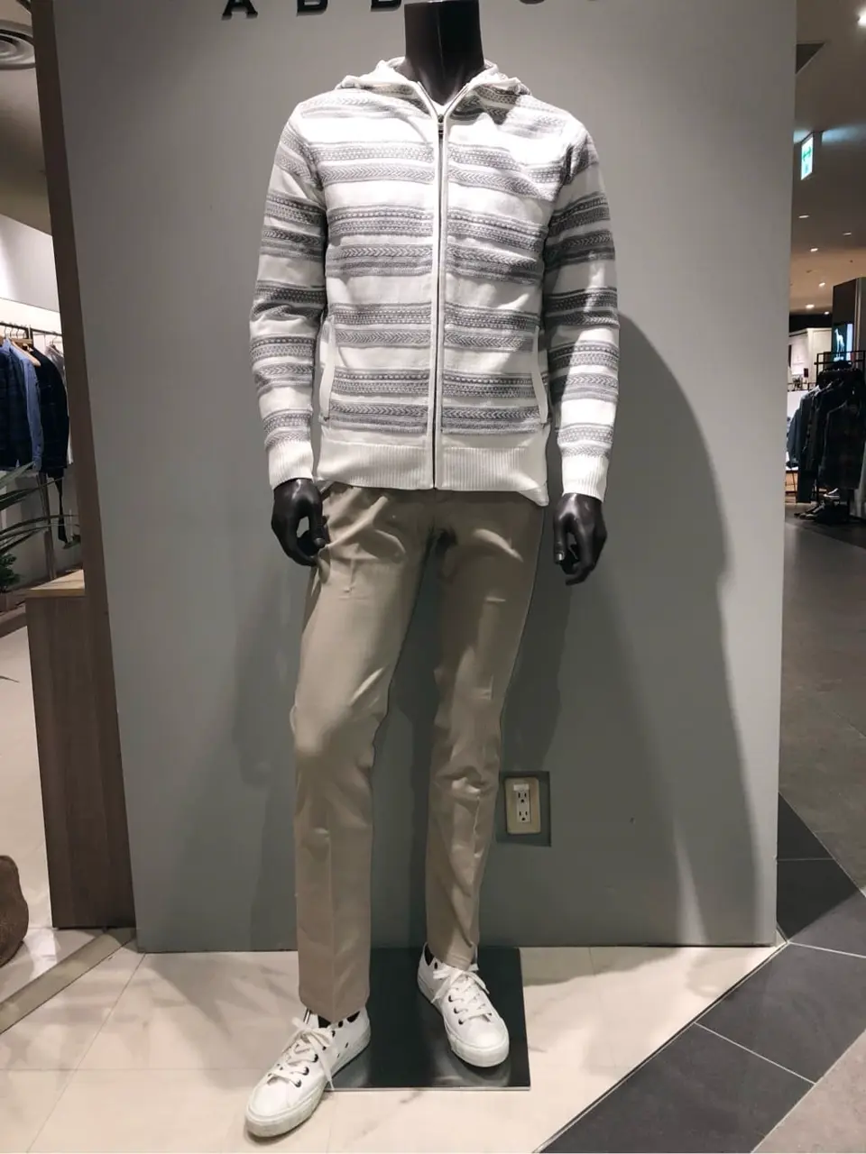 JOSEPH ABBOUD 川田 コーディネート画像