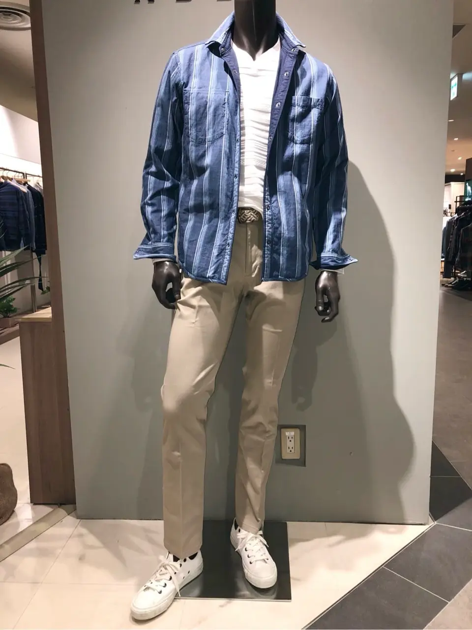 JOSEPH ABBOUD 川田 コーディネート画像