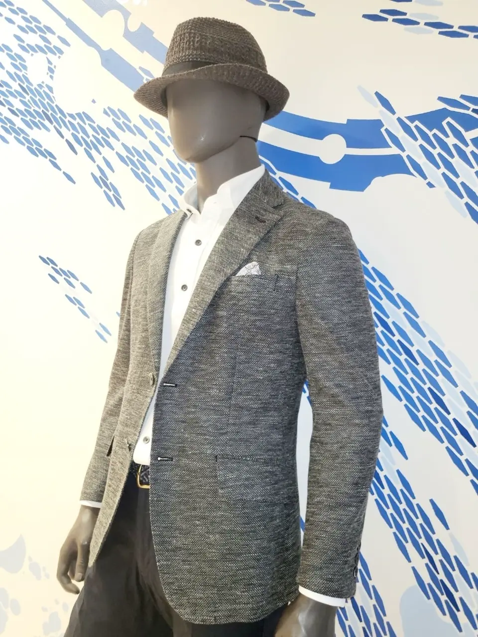 JOSEPH ABBOUD 亀井 コーディネート画像