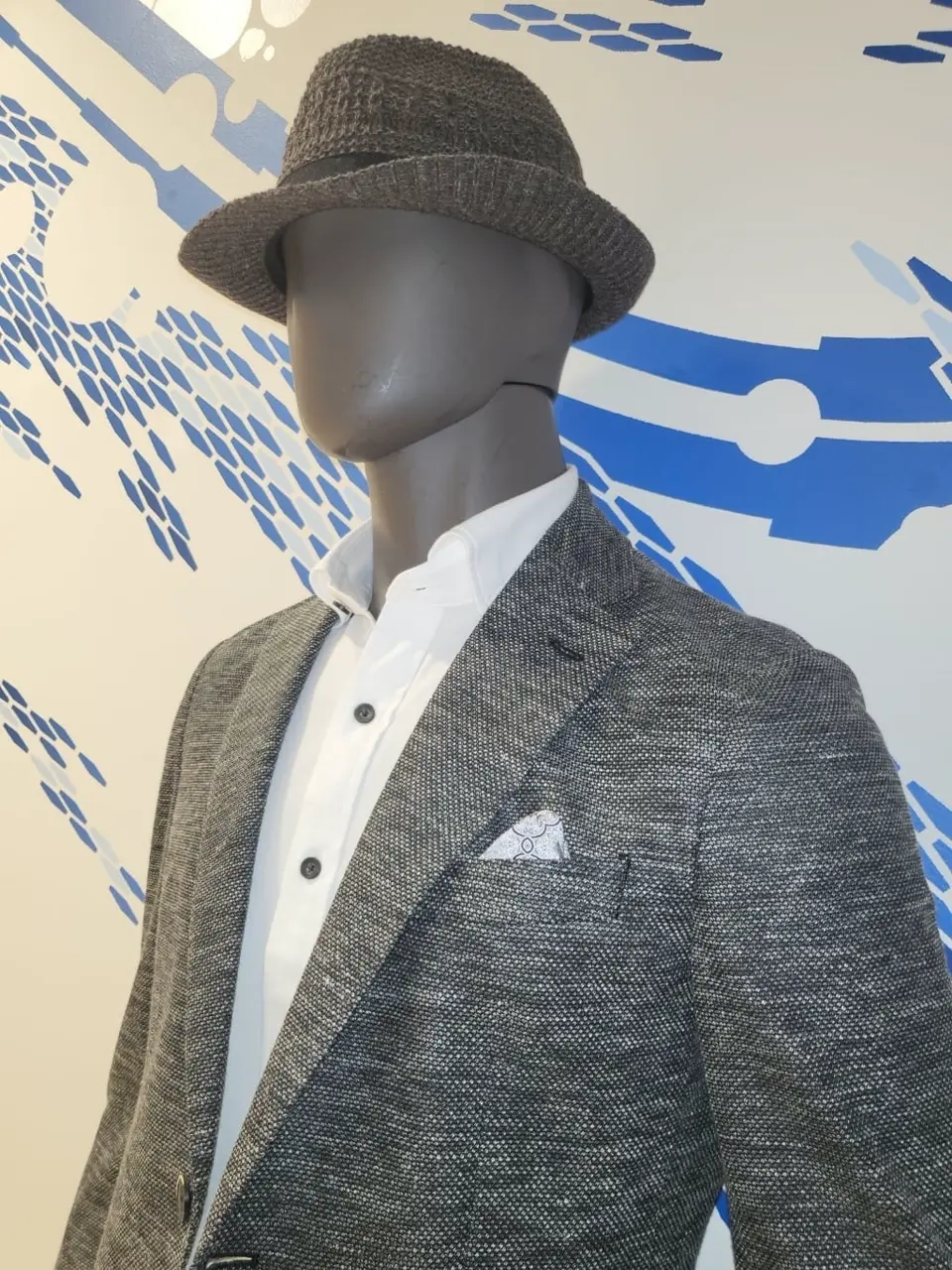 JOSEPH ABBOUD 亀井 コーディネート画像