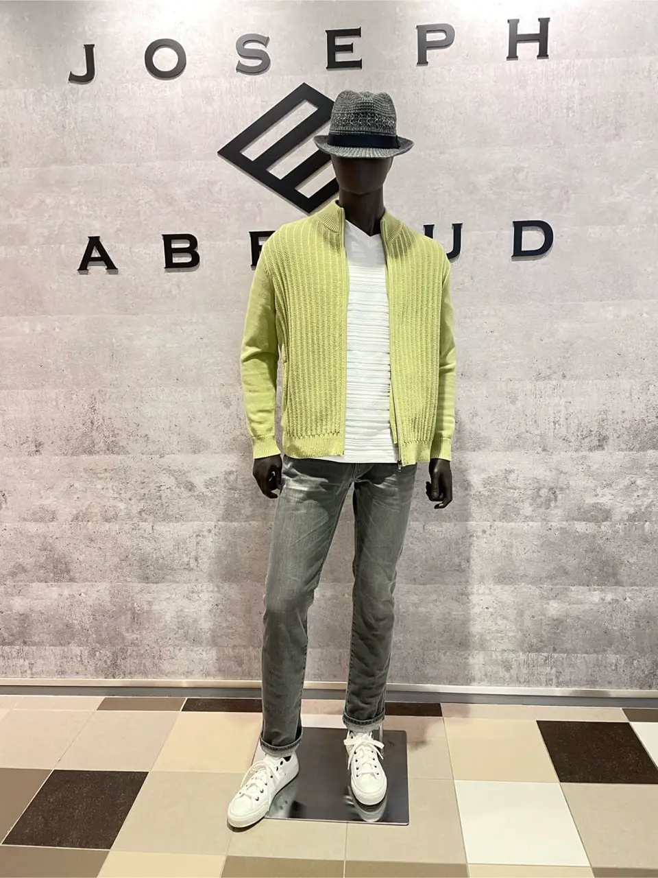  東　 コーディネート画像