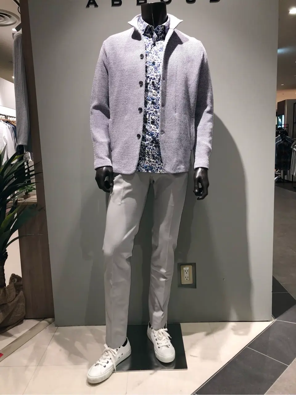 JOSEPH ABBOUD 川田 コーディネート画像