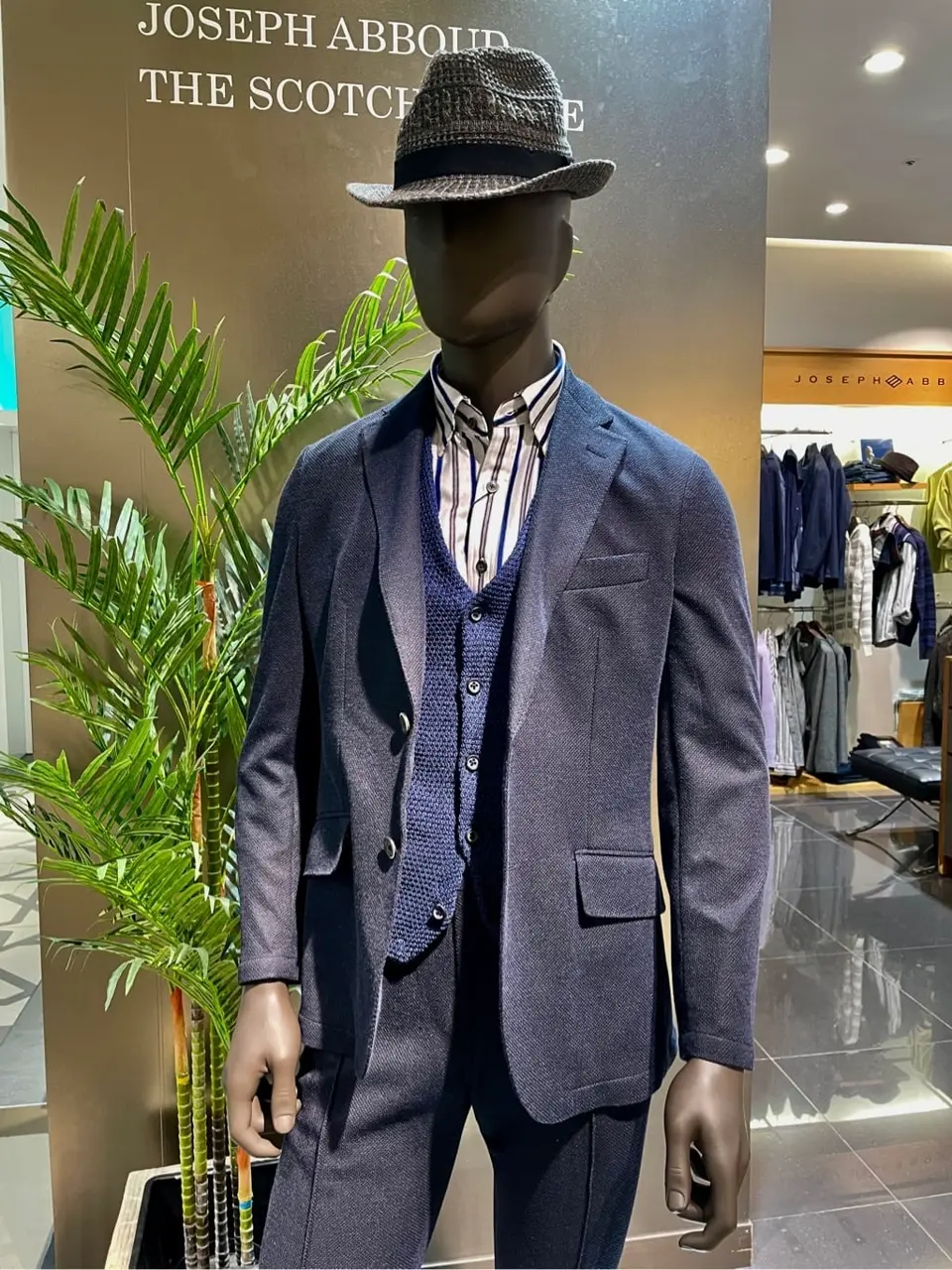 JOSEPH ABBOUD 渡辺あやこ コーディネート画像