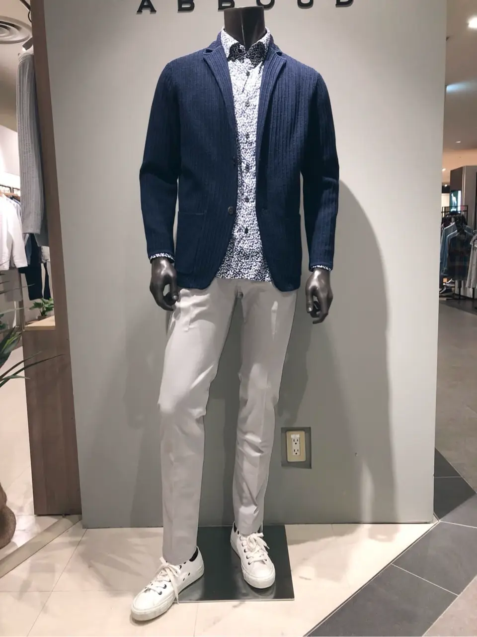 JOSEPH ABBOUD 川田 コーディネート画像