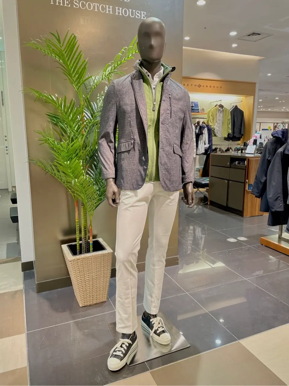  渡辺あやこ コーディネート画像