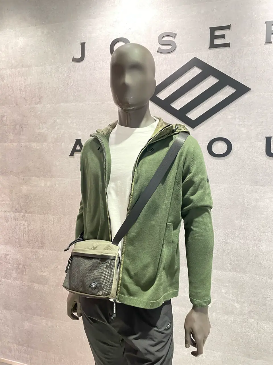 JOSEPH ABBOUD 東　 コーディネート画像