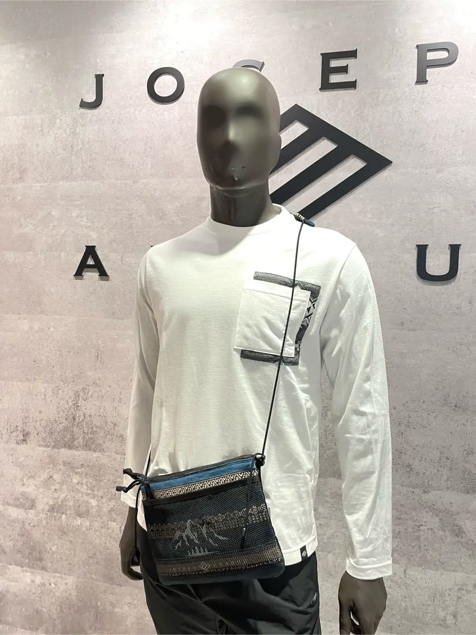 JOSEPH ABBOUD 東　 コーディネート画像