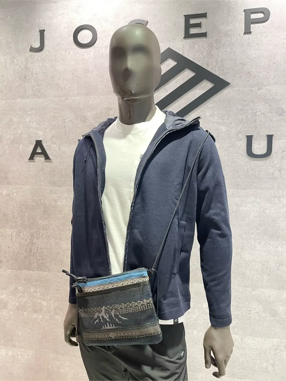 JOSEPH ABBOUD 東　 コーディネート画像