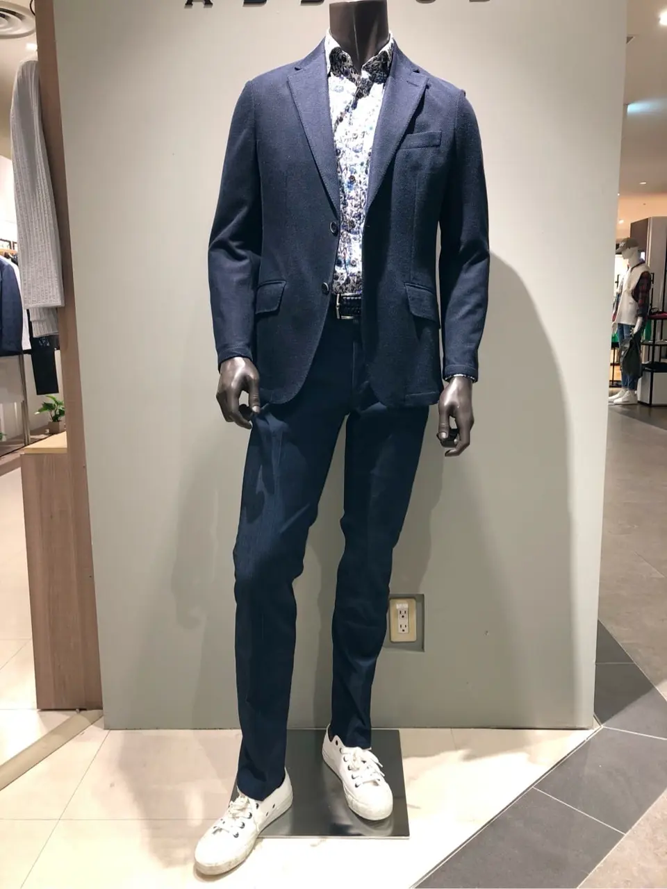 JOSEPH ABBOUD 川田 コーディネート画像