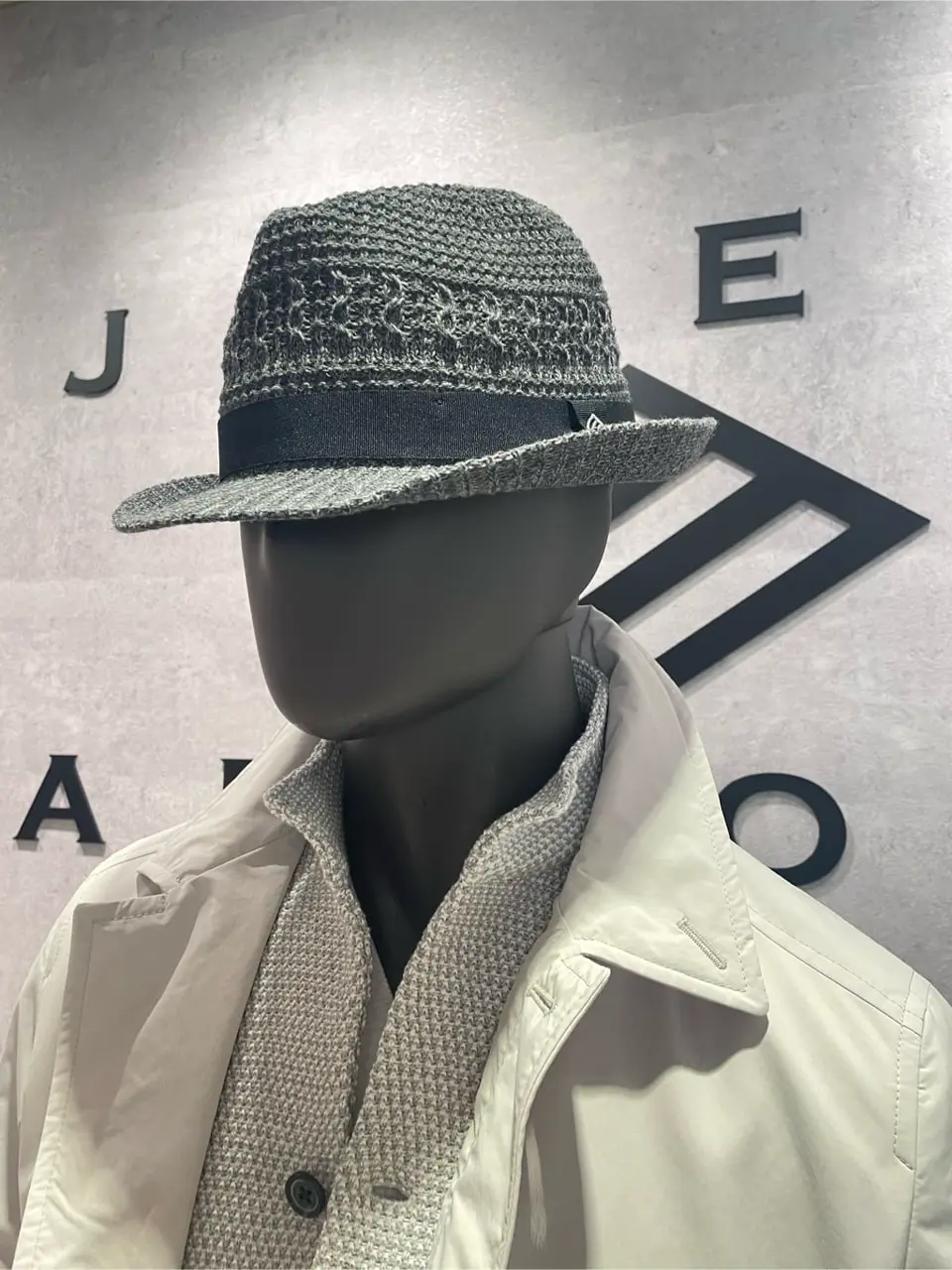JOSEPH ABBOUD 東　 コーディネート画像