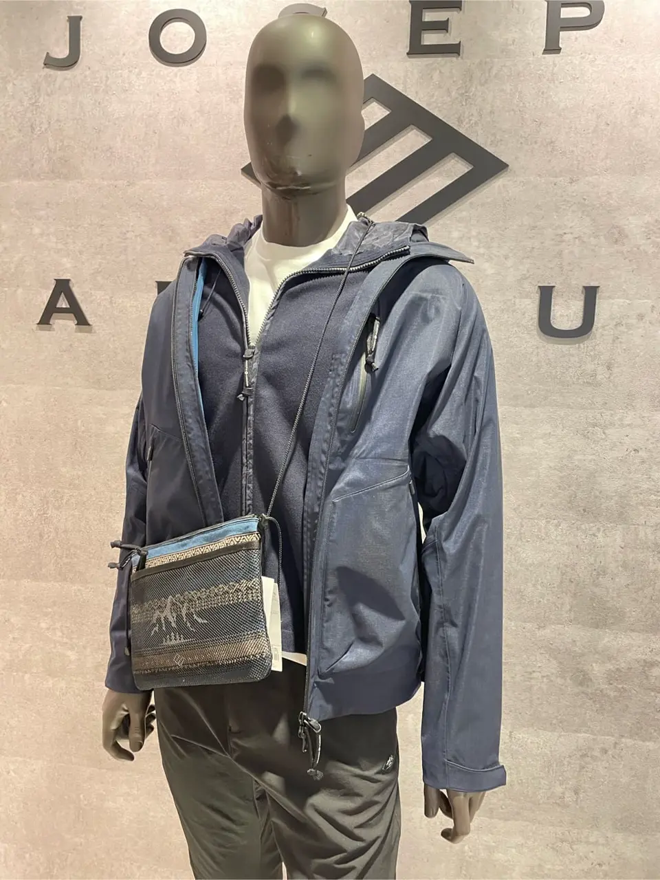 JOSEPH ABBOUD 東　 コーディネート画像