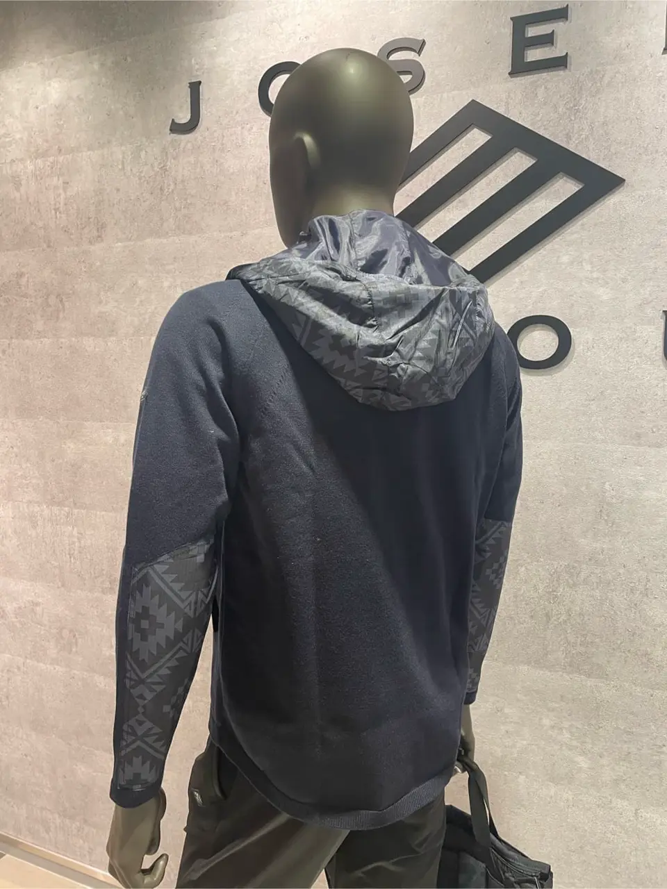 JOSEPH ABBOUD 東　 コーディネート画像