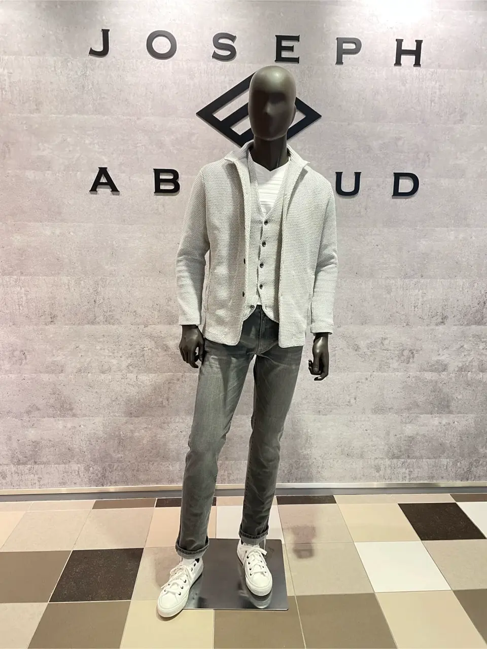  東　 コーディネート画像