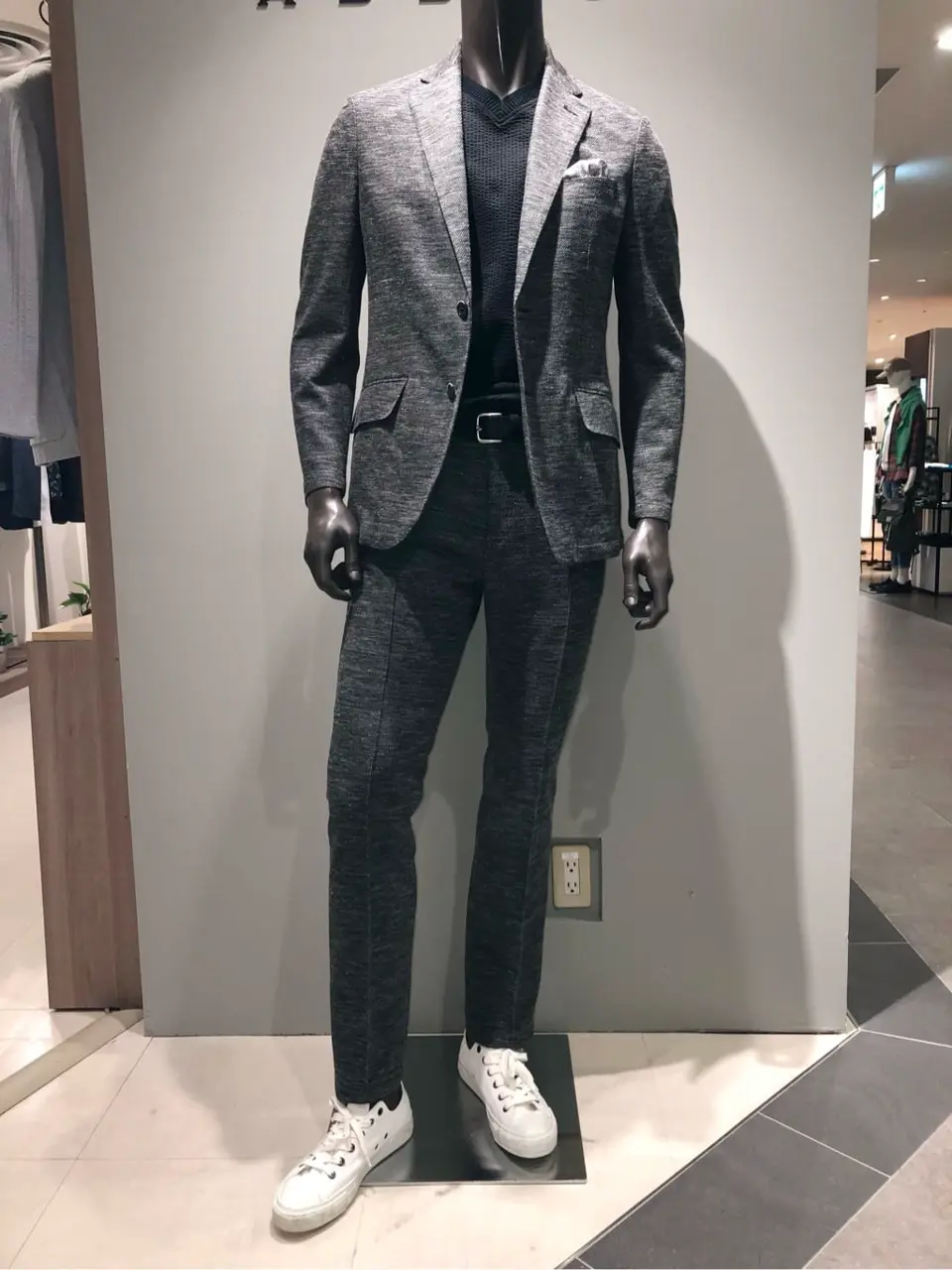 JOSEPH ABBOUD 川田 コーディネート画像