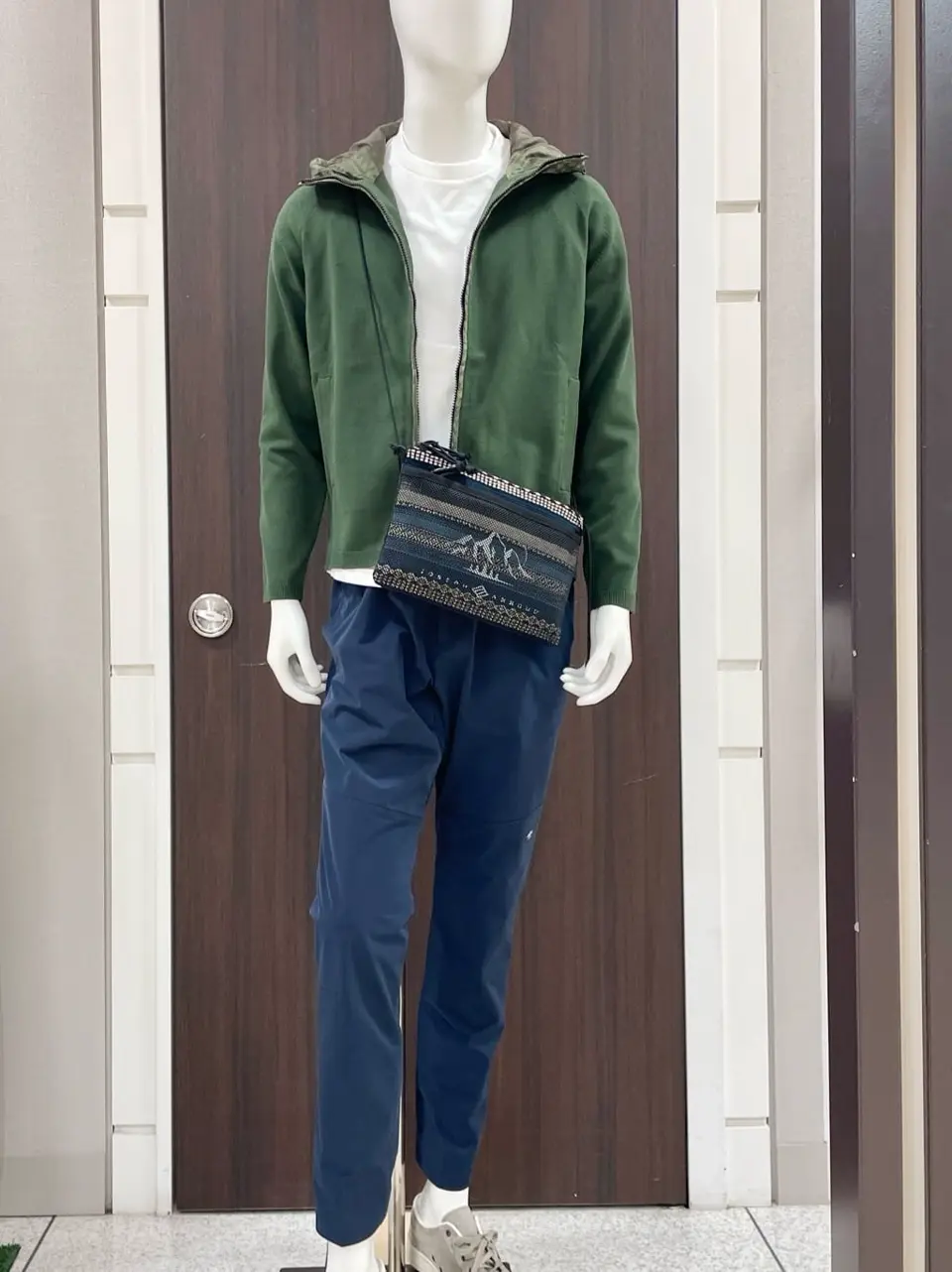 JOSEPH ABBOUD 松山 コーディネート画像