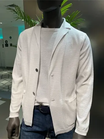 JOSEPH ABBOUD 渡辺あやこ コーディネート画像