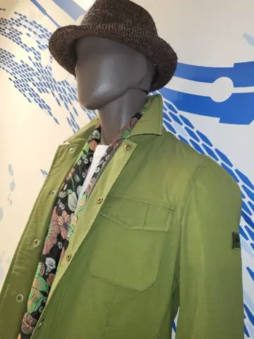 JOSEPH ABBOUD 亀井 コーディネート画像