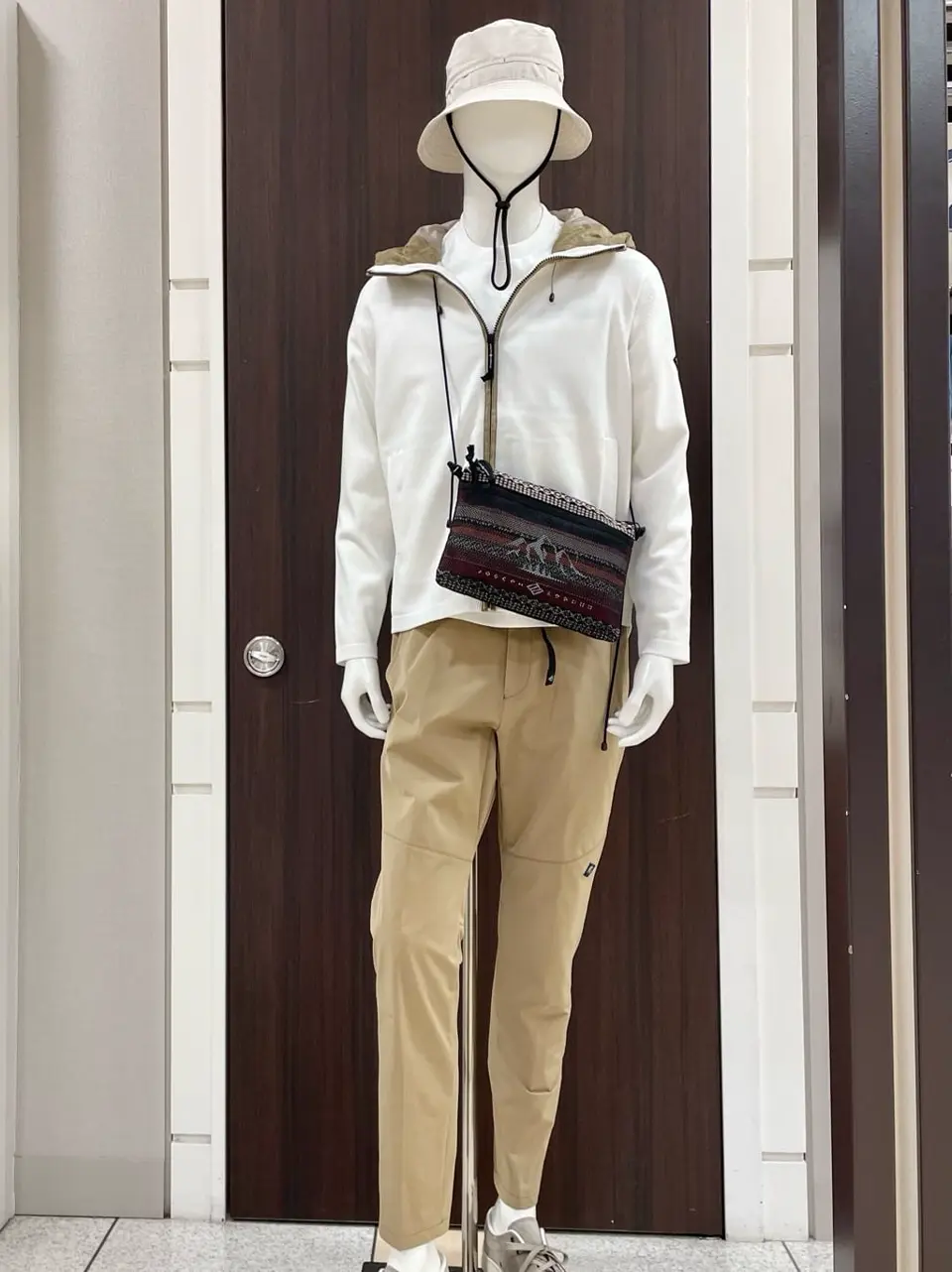 JOSEPH ABBOUD 松山 コーディネート画像