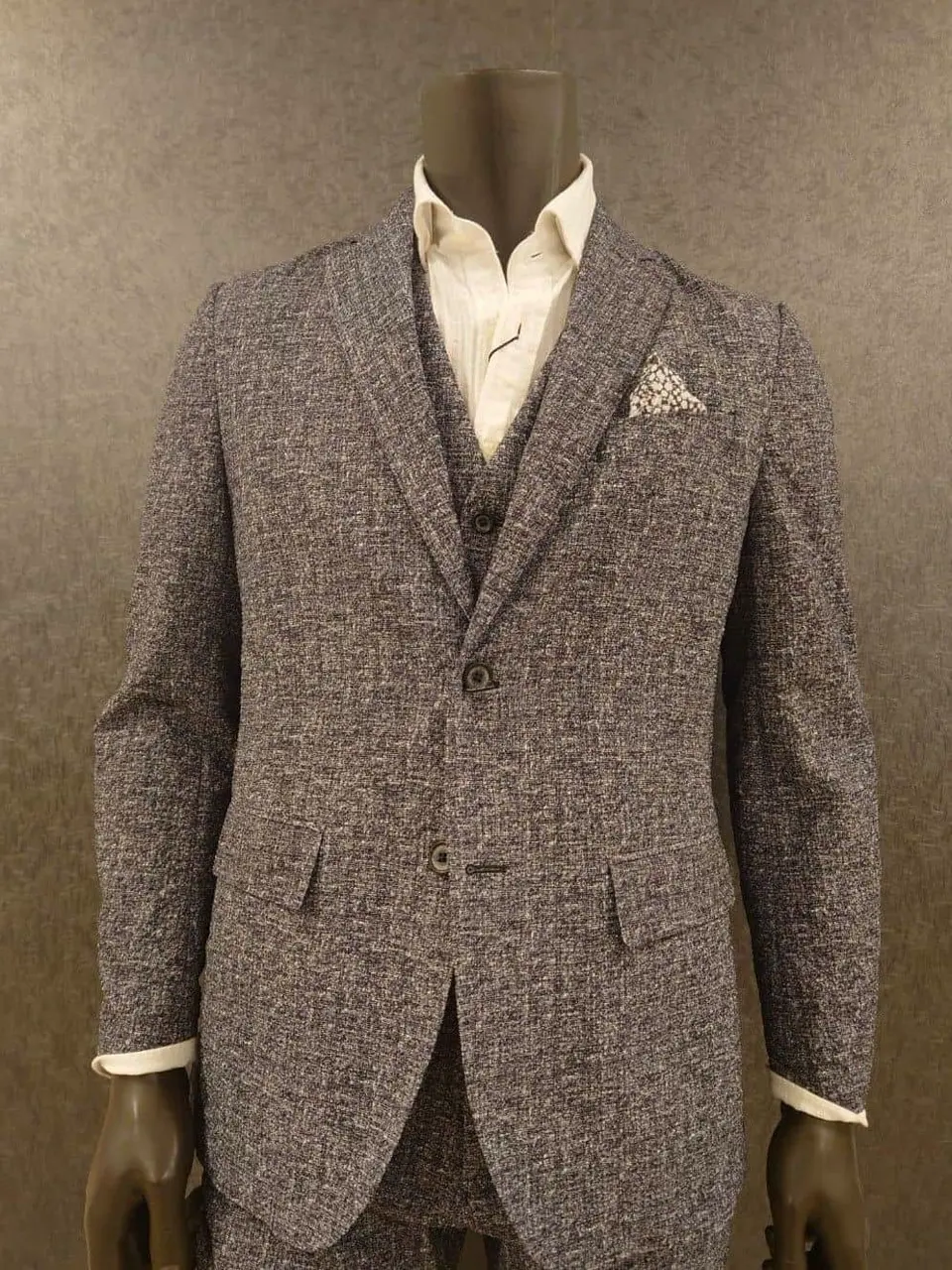 JOSEPH ABBOUD 石川 コーディネート画像