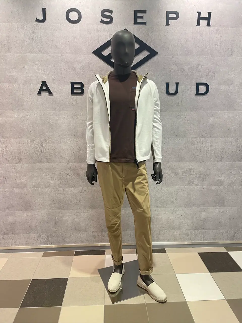  東　 コーディネート画像