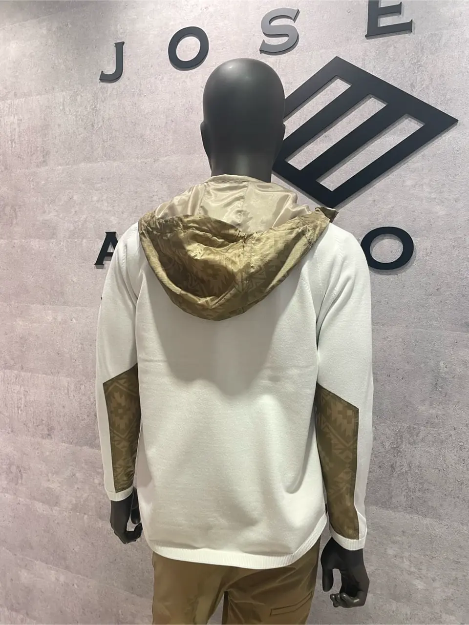 JOSEPH ABBOUD 東　 コーディネート画像