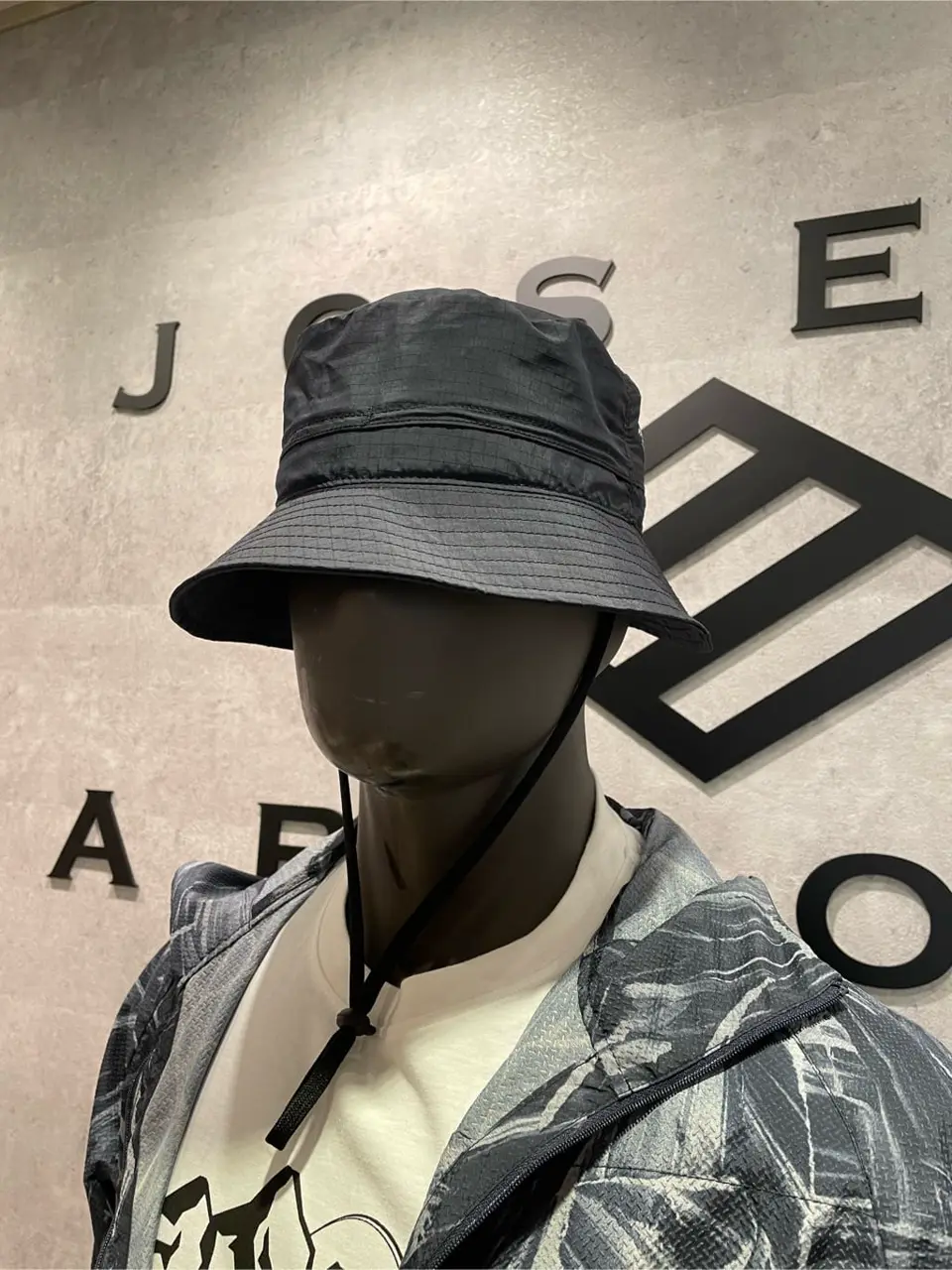 JOSEPH ABBOUD 東　 コーディネート画像