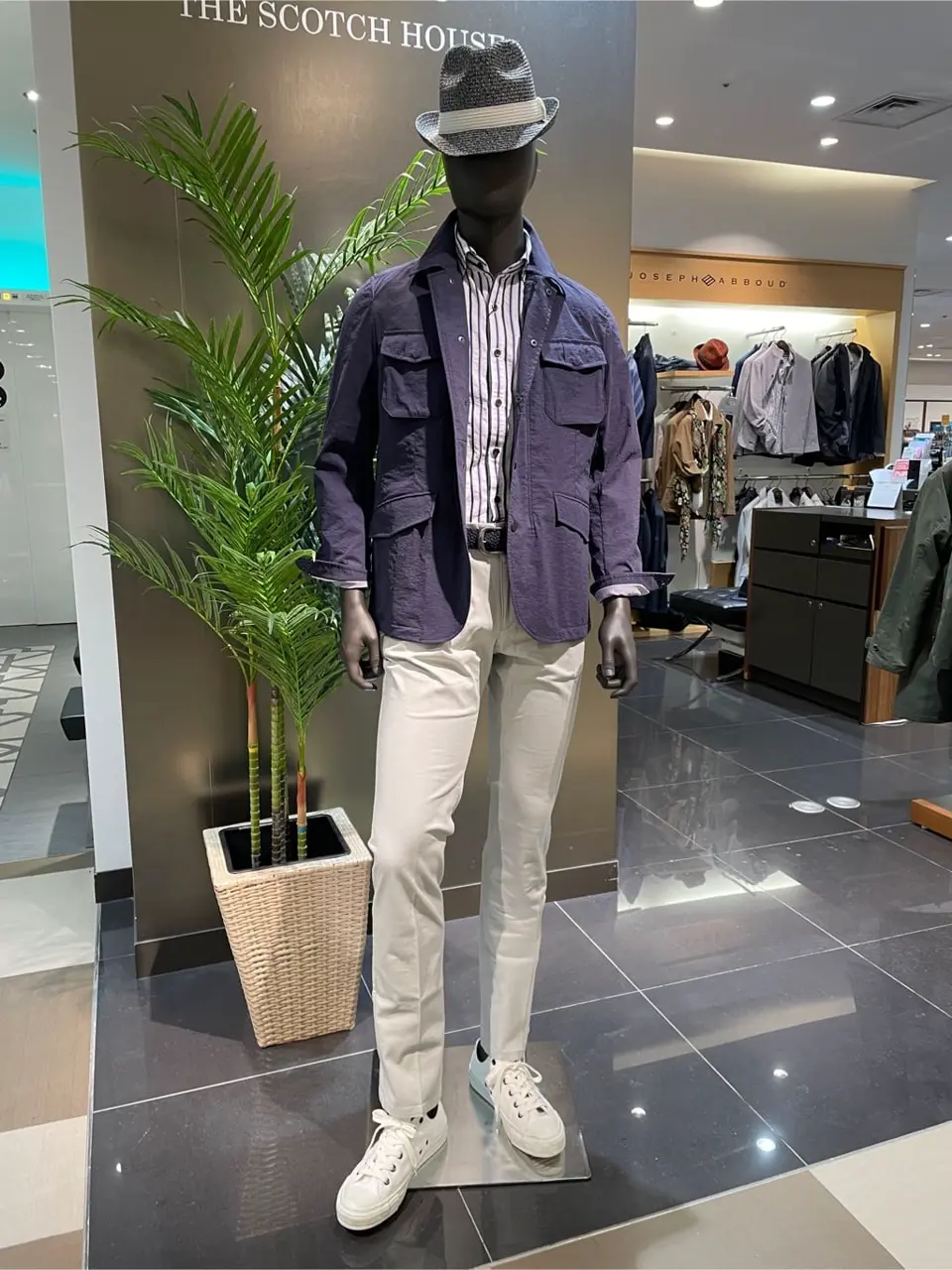  渡辺あやこ コーディネート画像