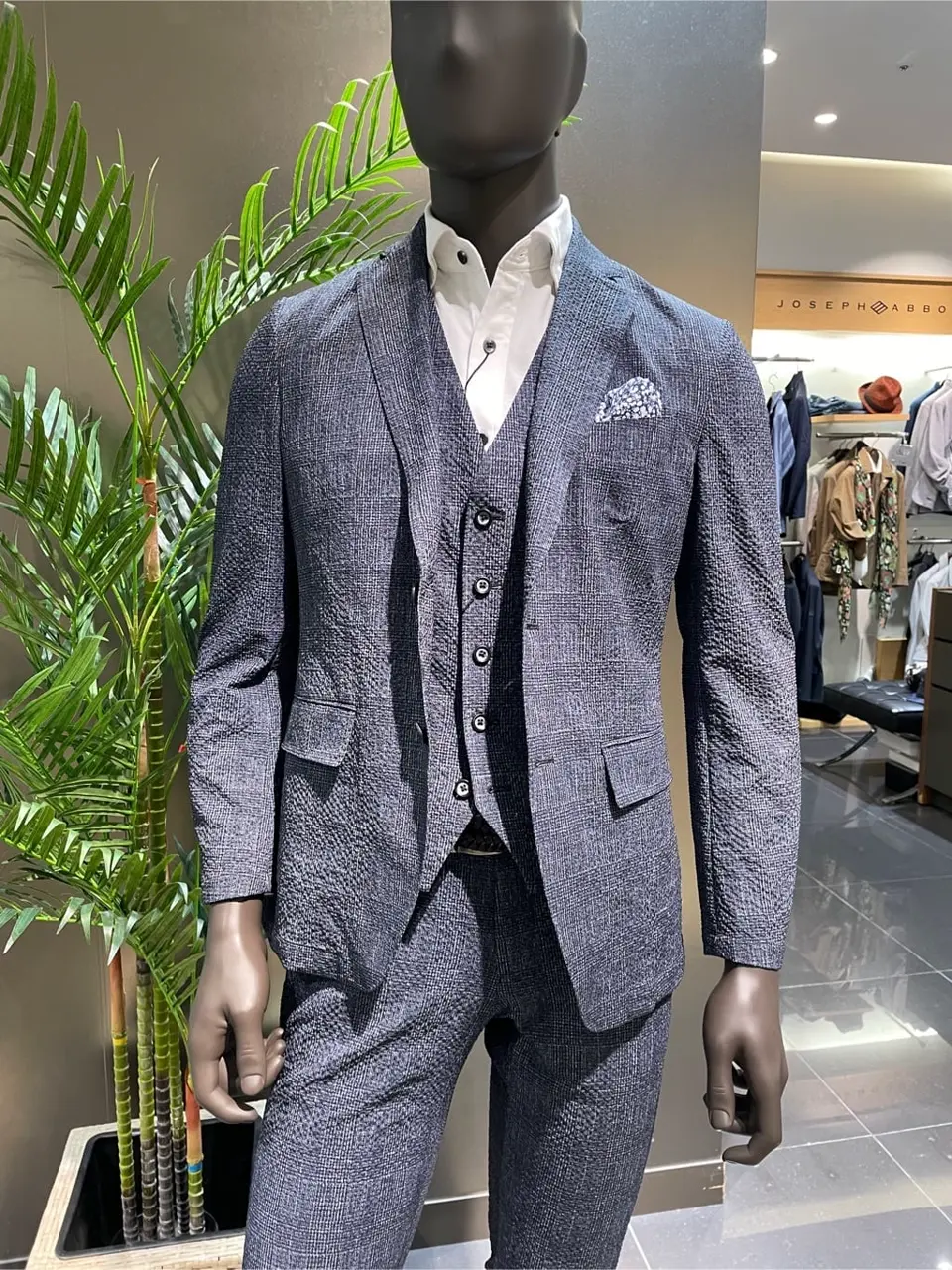 JOSEPH ABBOUD 渡辺あやこ コーディネート画像