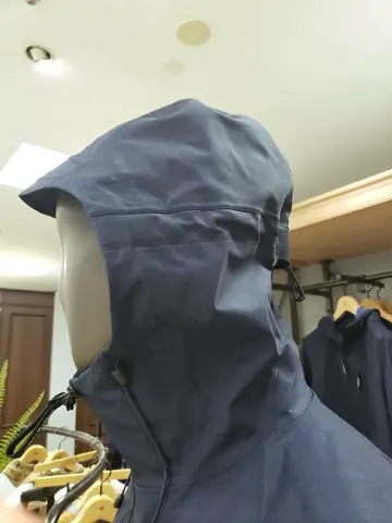 JOSEPH ABBOUD 中西 コーディネート画像