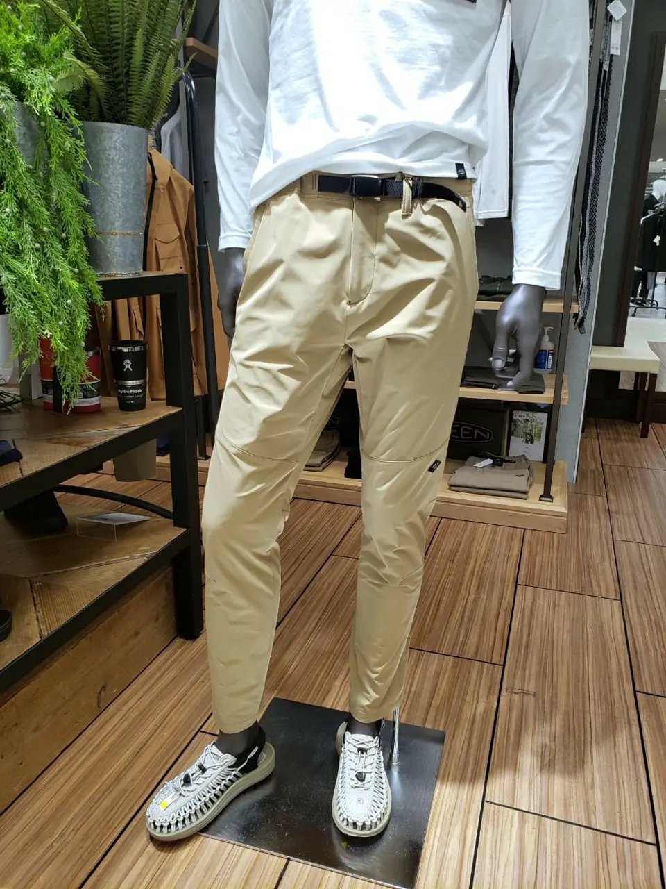 JOSEPH ABBOUD 中西 コーディネート画像