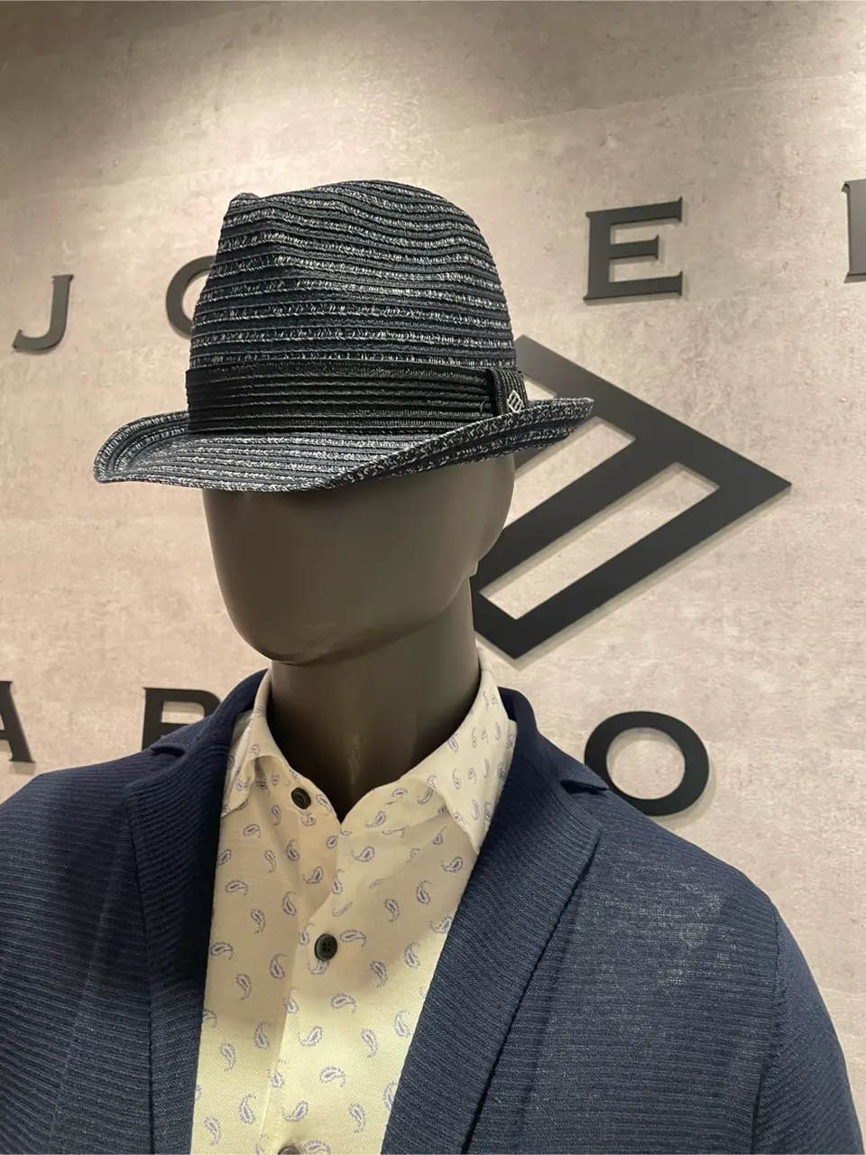 JOSEPH ABBOUD 東　 コーディネート画像