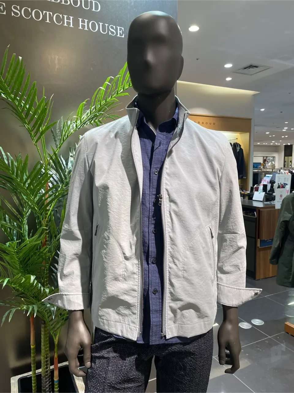 JOSEPH ABBOUD 渡辺あやこ コーディネート画像