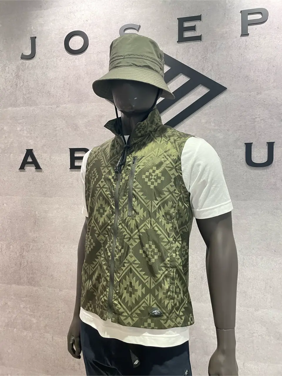 JOSEPH ABBOUD 東　 コーディネート画像